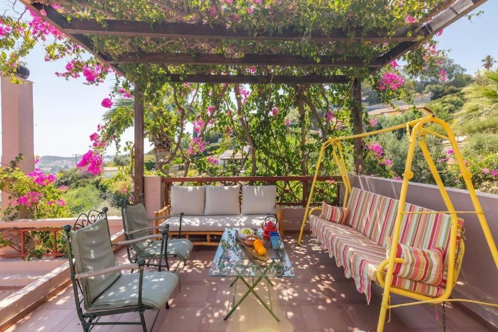 Modern With Gardens And Stunning Views Apartmán *