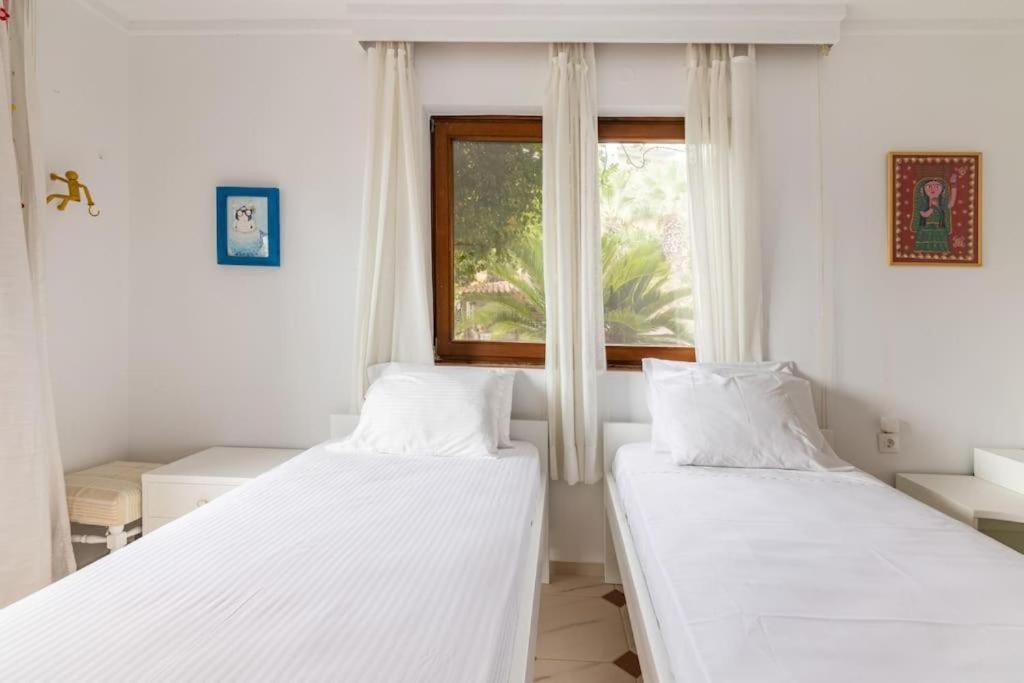 Modern With Gardens And Stunning Views Apartmán Ligaria (Crete)