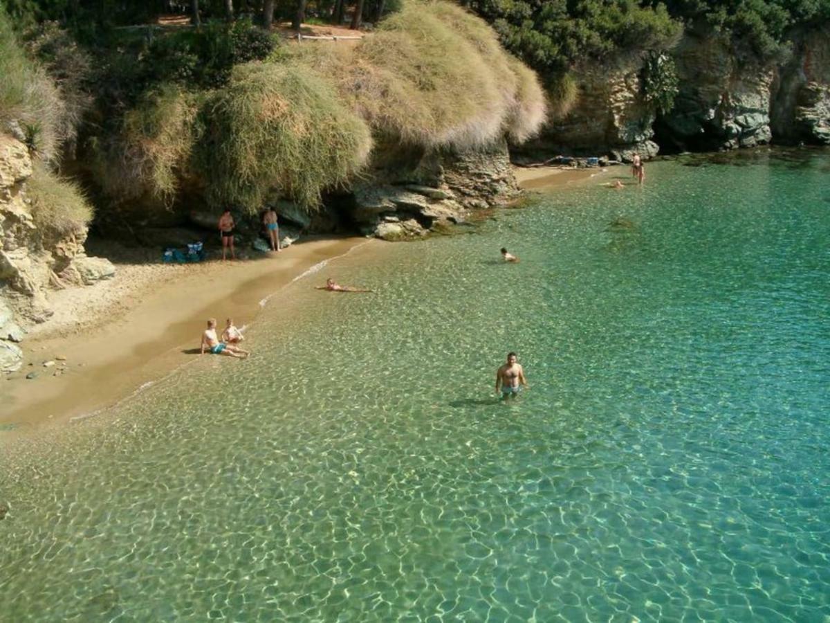 Modern With Gardens And Stunning Views Apartmán