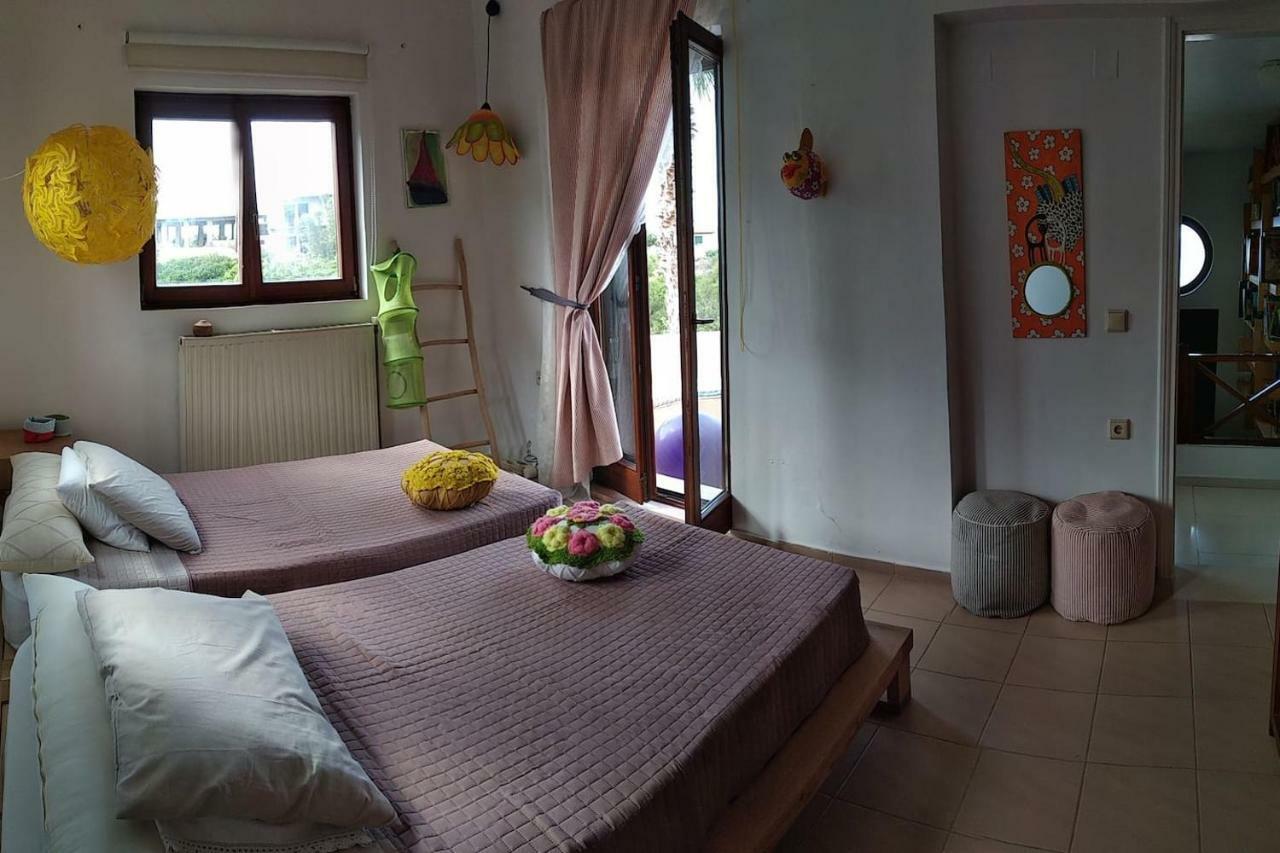 Modern With Gardens And Stunning Views Apartmán
