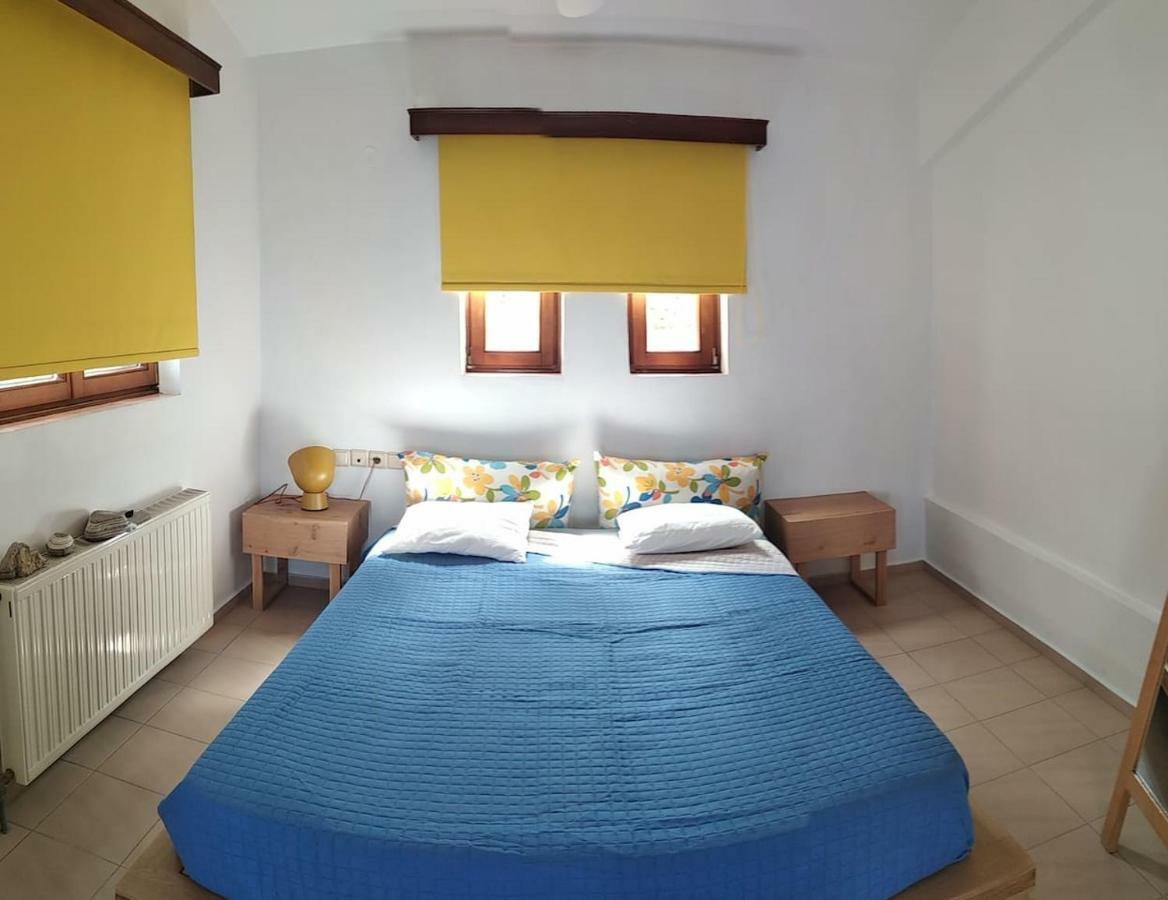 Modern With Gardens And Stunning Views Apartmán