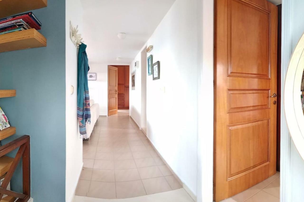 Modern With Gardens And Stunning Views Apartmán *